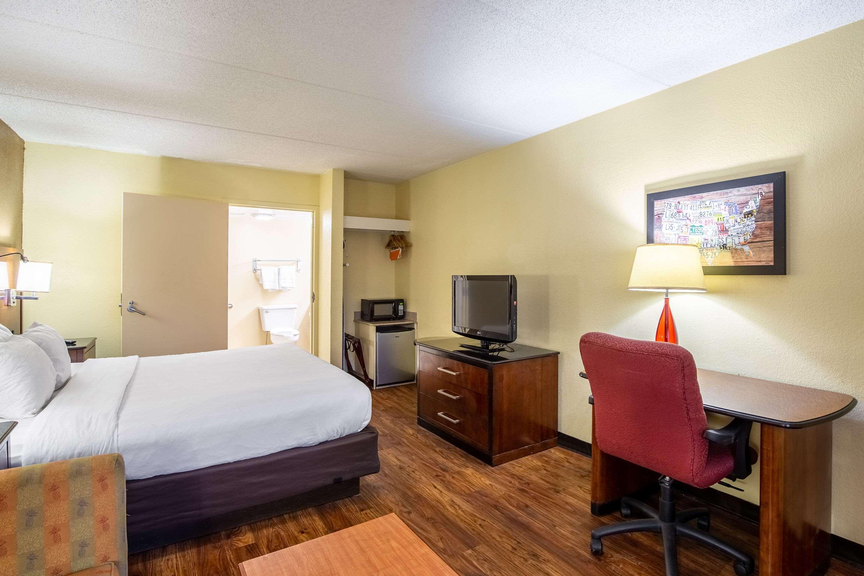 Econo Lodge Naval Station Norfolk Exterior foto
