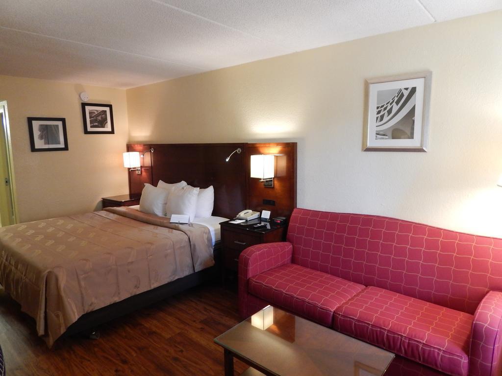 Econo Lodge Naval Station Norfolk Exterior foto