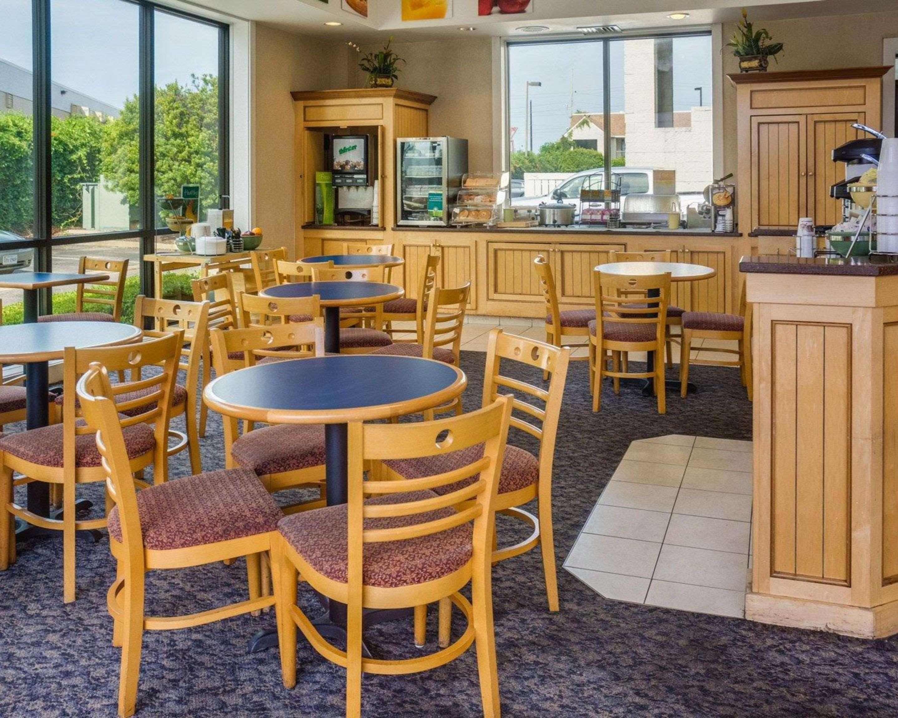 Econo Lodge Naval Station Norfolk Exterior foto